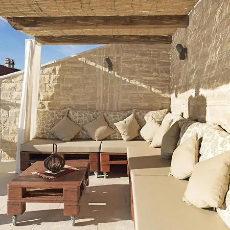 Hébergement de vacances Four-bedroom In *