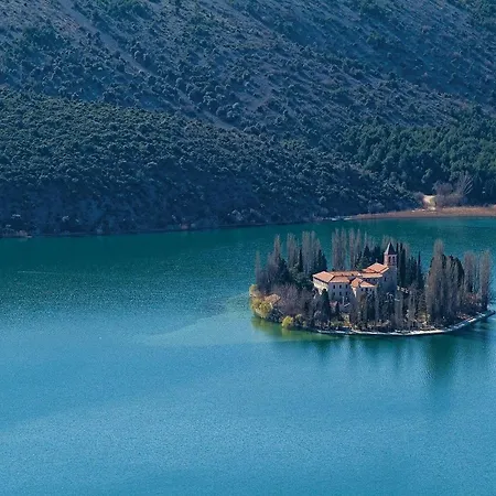 Four-bedroom In Kijevo