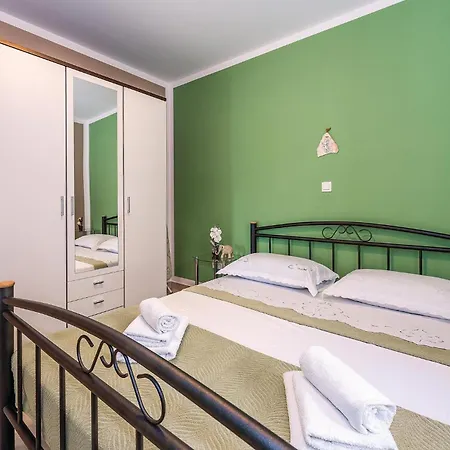 Casa de Férias Four-bedroom In Kijevo