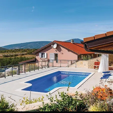 Four-bedroom In Nyaraló *