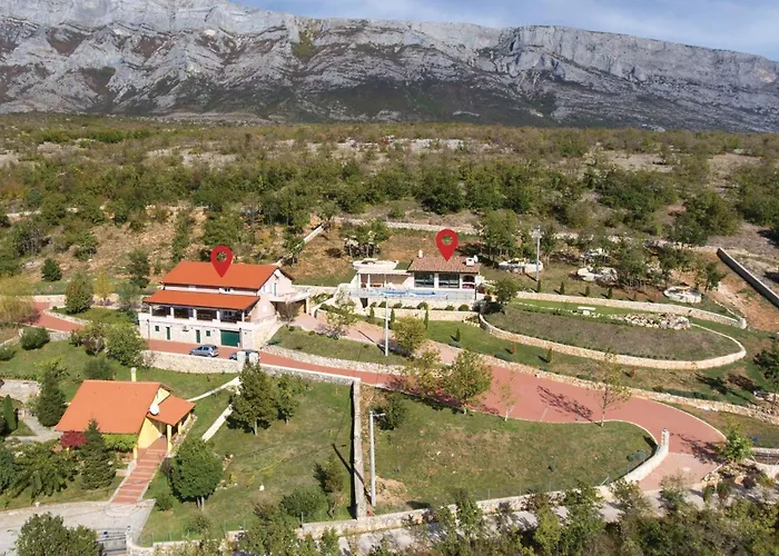 Nyaraló Four-bedroom In Kijevo