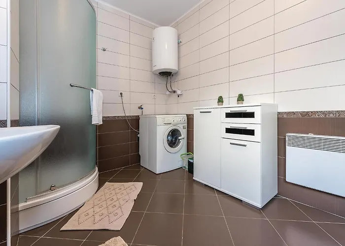 Vakantiehuis Four-bedroom In *